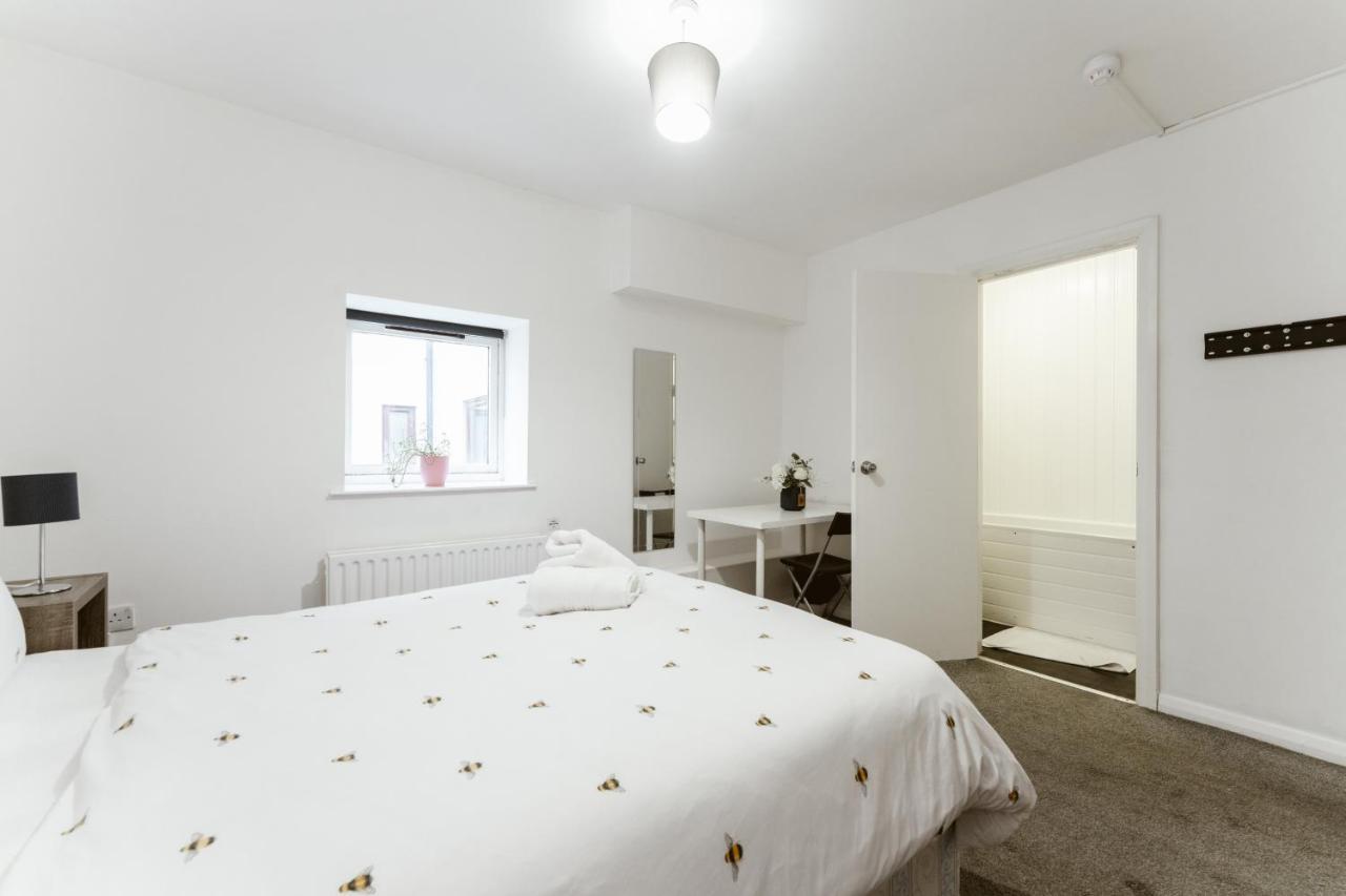 Whitechapel En-Suite Beds To Stay London Exterior photo